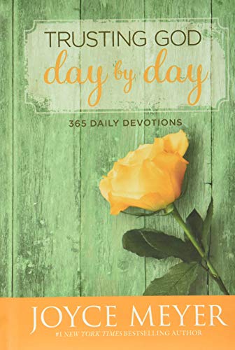 9780446538589: Trusting God Day By Day: 365 Daily Devotions