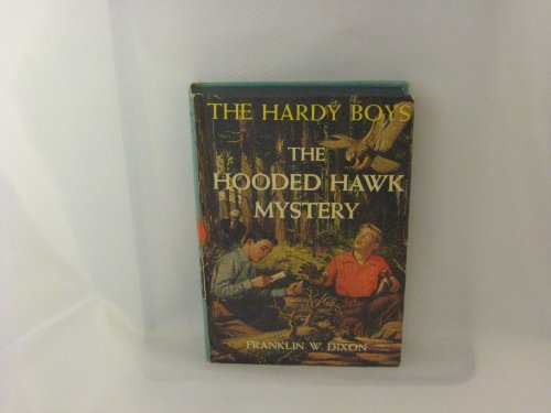 9780448189345: The Hooded Hawk Mystery (The Hardy Boys)