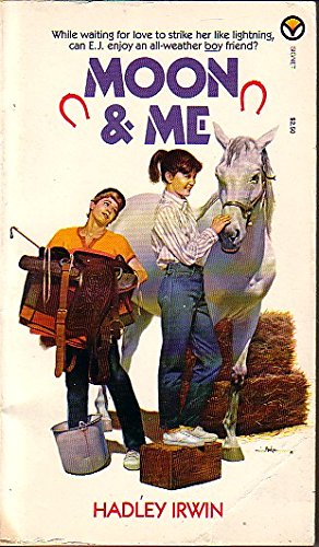 Beispielbild fr Moon & Me zum Verkauf von Wonder Book