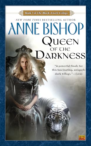 9780451456731: Queen of the Darkness: 3 (Black Jewels)