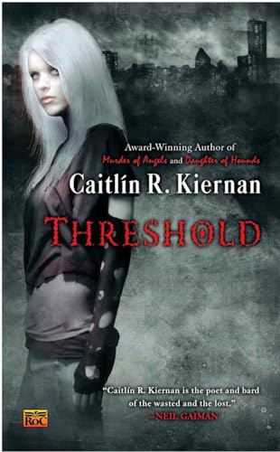 Beispielbild fr Threshold (A Chance Matthews Novel) zum Verkauf von HPB-Emerald