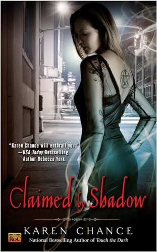 Imagen de archivo de Claimed by Shadow (Cassandra Palmer) a la venta por SecondSale