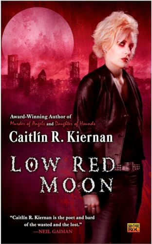 Beispielbild fr Low Red Moon zum Verkauf von Better World Books