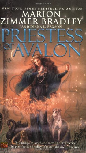 Beispielbild fr Priestess of Avalon zum Verkauf von HPB-Diamond