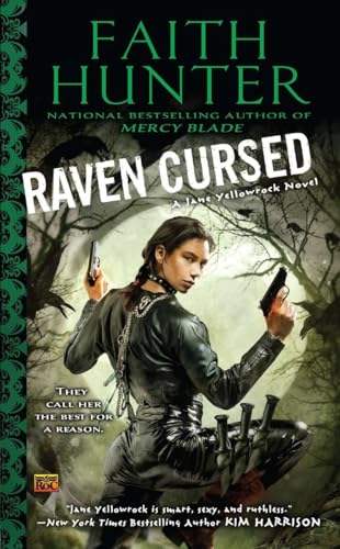 9780451464330: Raven Cursed: 4 (Jane Yellowrock)