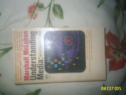 9780451624963: Mcluhan Marshall : Understanding Media