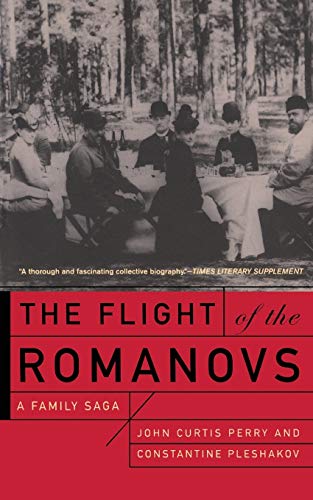 9780465024636: The Flight Of The Romanovs: A Family Saga