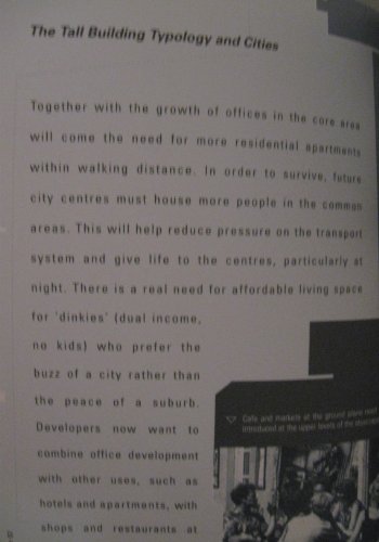 Imagen de archivo de Reinventing the Skyscraper: A Vertical Theory of Urban Design a la venta por Front Cover Books