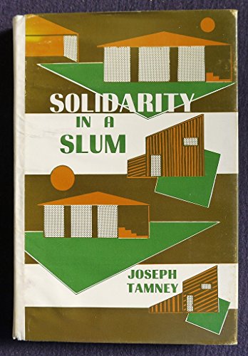 Imagen de archivo de Solidarity in a Slum a la venta por G. & J. CHESTERS