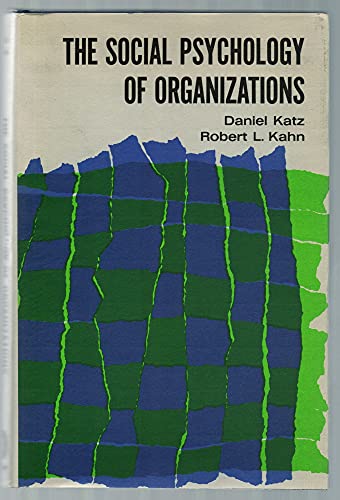 Imagen de archivo de The Social Psychology of Organizations a la venta por Books Unplugged