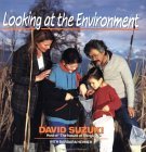 Imagen de archivo de Looking at the Environment a la venta por Better World Books