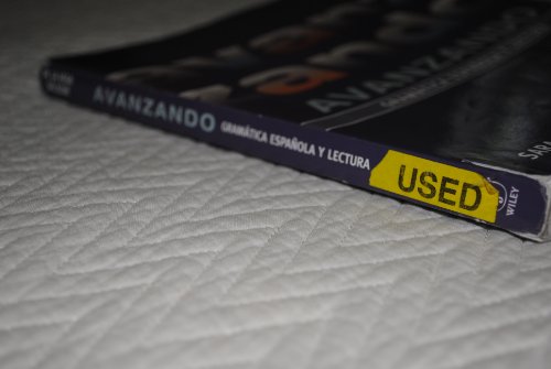 Stock image for Avanzando: Gramatica Espanola y Lectura for sale by ThriftBooks-Phoenix