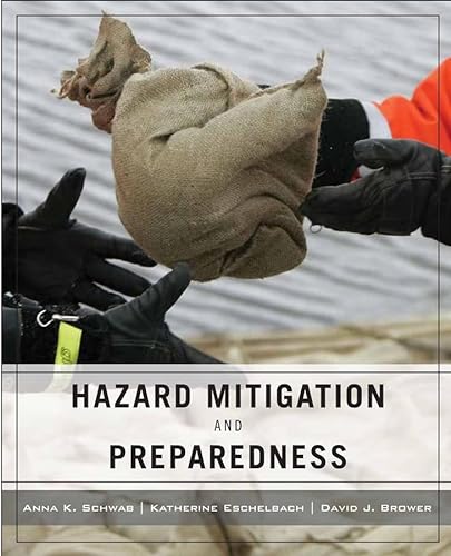 9780471790198: Hazard Mitigation and Preparedness: Building Resilient Communities