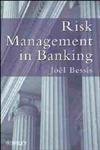 Imagen de archivo de Risk Management in Banking a la venta por Majestic Books