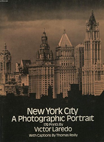 9780486228525: New York City: A Photographic Portrait