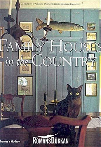 Beispielbild fr Family Houses In The Country zum Verkauf von THE CROSS Art + Books