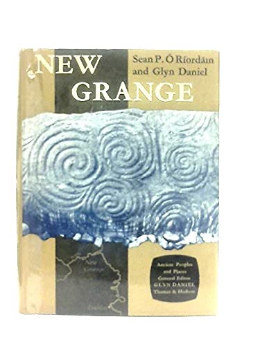 9780500020371: New Grange (Ancient Peoples and Places)