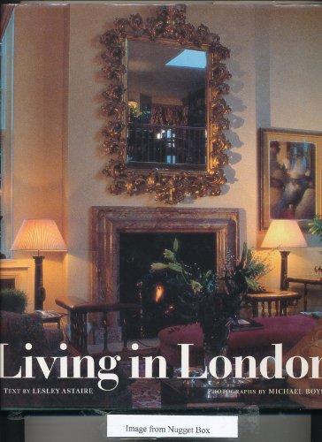 Stock image for LIVING IN LONDON /ANGLAIS for sale by Irish Booksellers