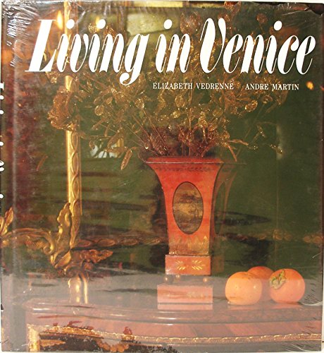 Beispielbild fr Living in Venice zum Verkauf von WorldofBooks