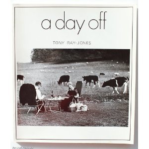 9780500270349: A Day Off: An English Journal