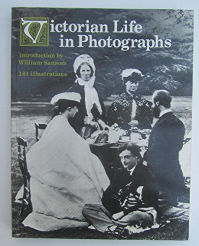 9780500270479: Victorian Life in Photographs