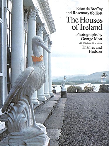 Beispielbild fr The Houses of Ireland: Domestic Architecture from the Medieval Castle to the Edwardian Villa zum Verkauf von The Maryland Book Bank