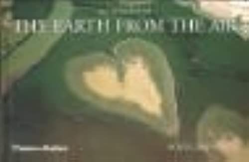9780500282922: The Earth from the Air Postcard Book: By Yann Arthus-Bertrand