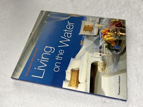 9780500283110: Living on the Water (Pb)