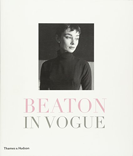 Imagen de archivo de Beaton in Vogue: (reprint) a la venta por WorldofBooks