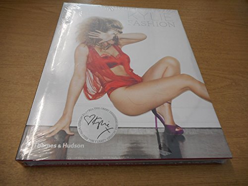 Imagen de archivo de Kylie Fashion a la venta por Caffrey Books