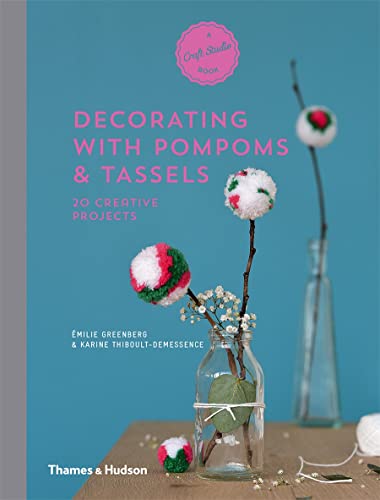 Beispielbild fr Decorating with Pompoms & Tassels: 20 Creative Projects (A Craft Studio Book) zum Verkauf von WorldofBooks