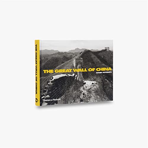 9780500542439: The Great Wall of China: With 149 Duotone Photographs and 6 Maps ; Including Texts by Jorge Luis Borges, Franz Kafka and Luo Zhewen [Lingua Inglese]