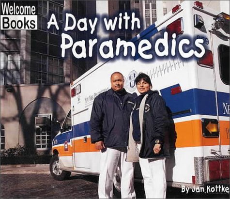Imagen de archivo de A Day with Paramedics (Hard Work) a la venta por Once Upon A Time Books