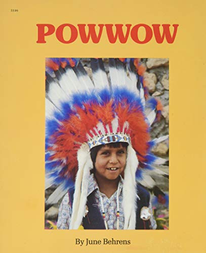 Imagen de archivo de Powwow (Easy Reading) a la venta por Wonder Book