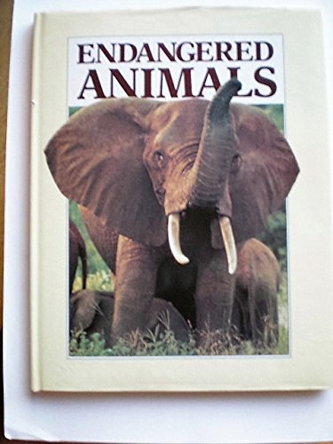 Imagen de archivo de Endangered Animals a la venta por Ed Buryn Books