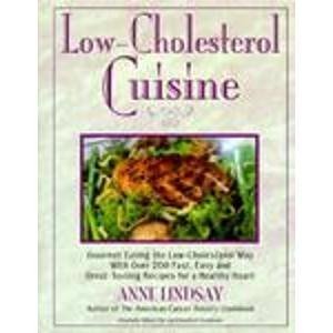 Imagen de archivo de Low-Cholesterol Cuisine a la venta por Pheonix Books and Collectibles