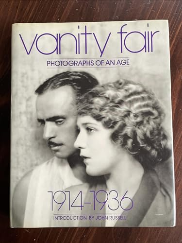 Imagen de archivo de Vanity Fair: Photo of an Age 19 a la venta por ThriftBooks-Dallas