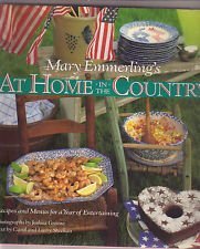 Imagen de archivo de Mary Emmerling's At Home In The Country: Recipes and Menus for a Year of Entertaining a la venta por Gulf Coast Books
