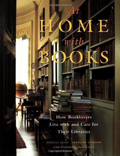 9780517595008: AT HOME WITH BOOKS