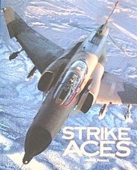Imagen de archivo de Strike Aces a la venta por Redux Books
