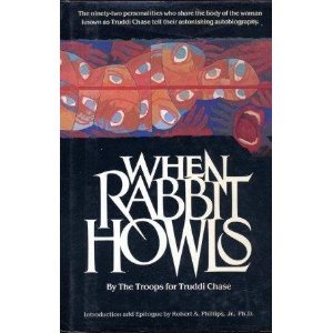9780517692783: When Rabbit Howls