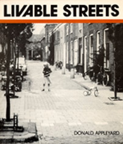 Beispielbild fr Livable Streets zum Verkauf von ThriftBooks-Atlanta