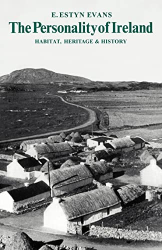 Imagen de archivo de The Personality of Ireland: Habitat, Heritage and History a la venta por Chiron Media