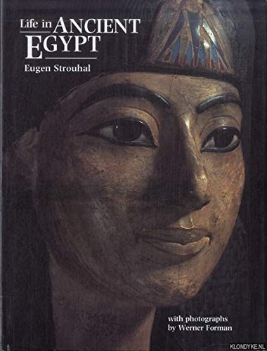 Beispielbild fr Life in Ancient Egypt zum Verkauf von Reuseabook