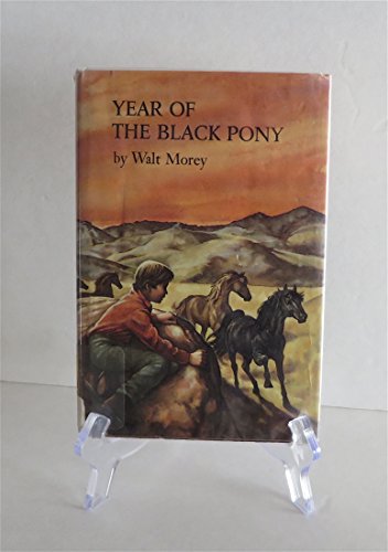 The Year of the Black Pony (9780525434559) by Morey, Walt