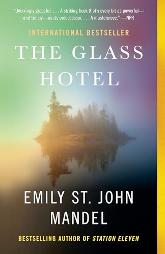 Imagen de archivo de The Glass Hotel: A novel a la venta por Goodwill of Colorado