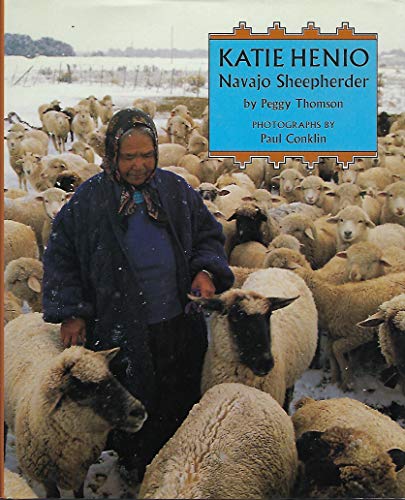 Imagen de archivo de Katie Henio, Navajo Sheepherder a la venta por Better World Books
