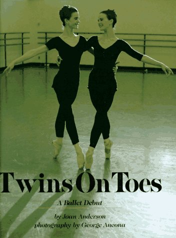 Beispielbild fr Twins on Toes: 9A Ballet Debut zum Verkauf von Wonder Book