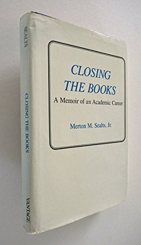 Imagen de archivo de Closing the Books: A Memoir of an Academic Career a la venta por ThriftBooks-Atlanta