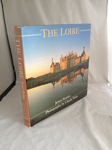 9780540011056: Loire (Philip's Travel Guides)